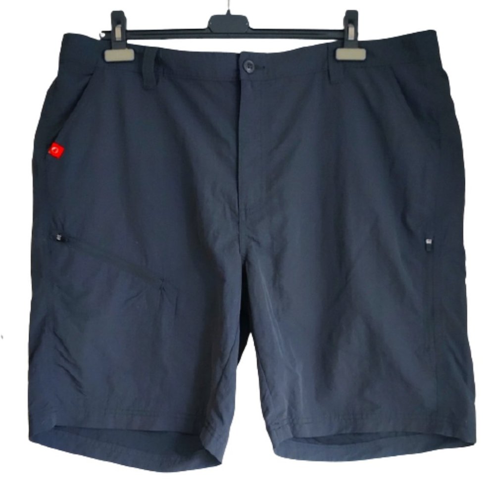 The American outdoorsman | grey hiking shorts